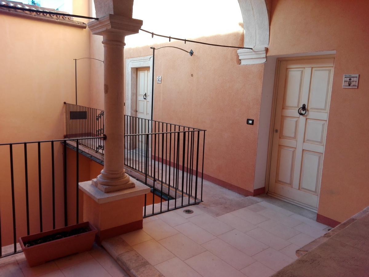B&B Palazzo Cappa L'Aquila Exterior photo